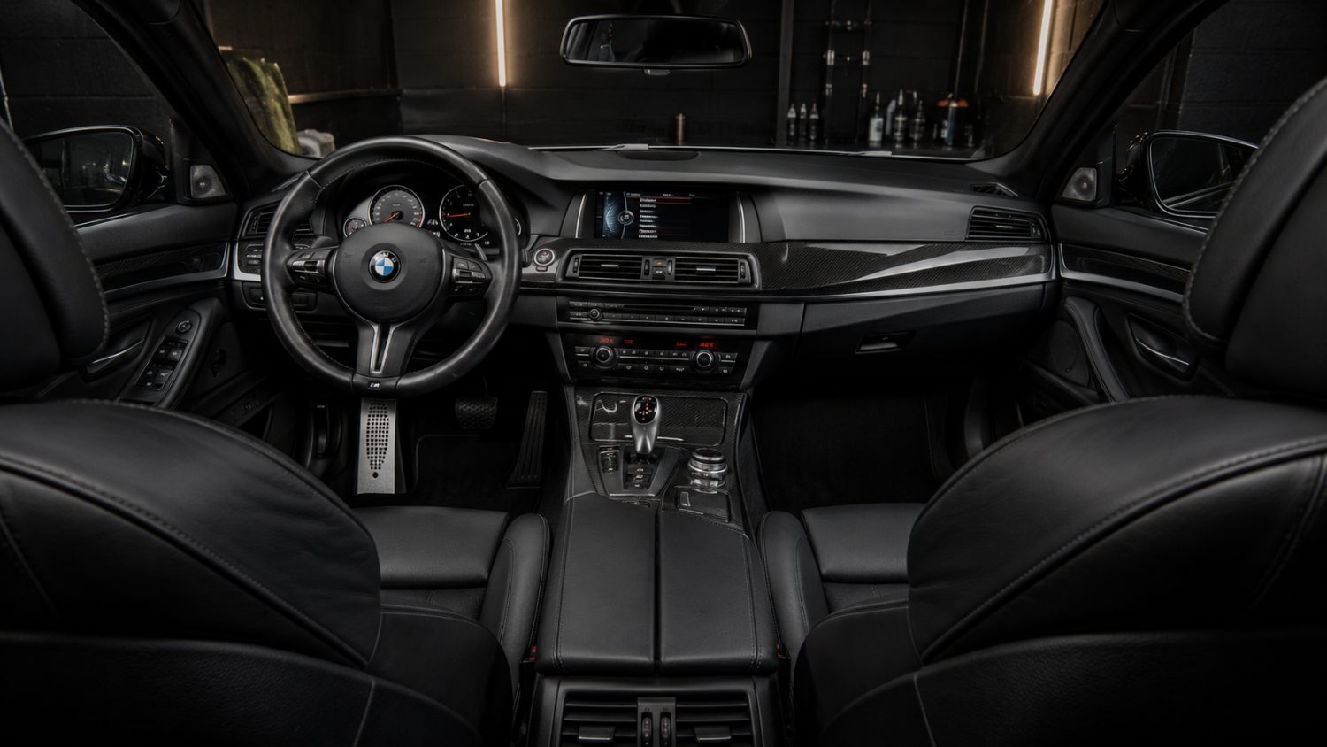 Результат — чистый салон BMW M5